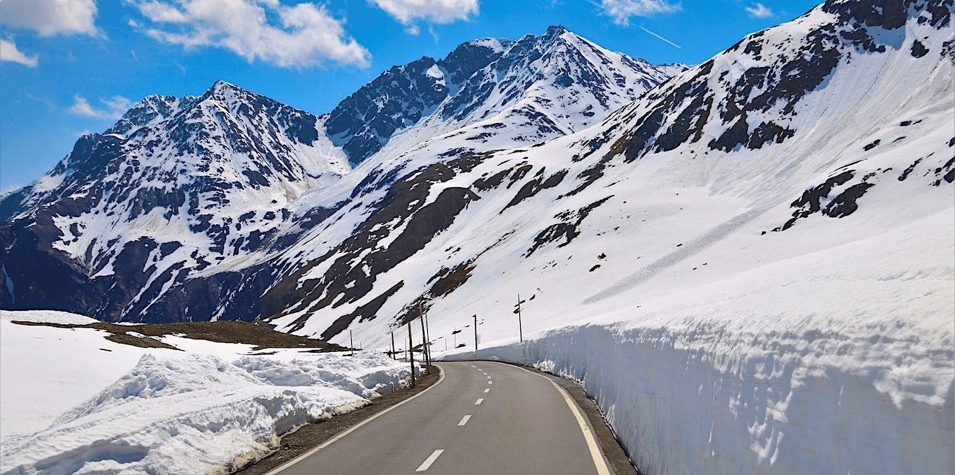 https://deshvideshstrapi.s3.ap-south-1.amazonaws.com/Rohtang_Pass_573a17af9f.jpg - Manali-Jispa