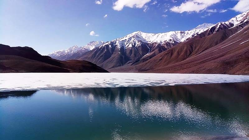 https://deshvideshstrapi.s3.ap-south-1.amazonaws.com/chandratal_lake_in_june_1_5e6da49b2f.jpg - Spiti Backpacking Trip