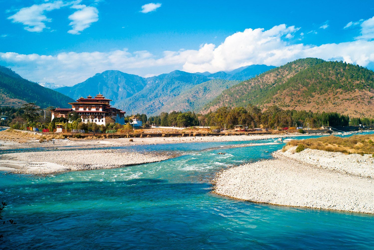 https://deshvideshstrapi.s3.ap-south-1.amazonaws.com/shutterstock_150230696_df26ad6a21.jpg - Bhutan Road Trip