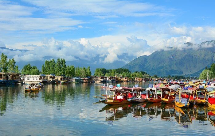 https://deshvideshstrapi.s3.ap-south-1.amazonaws.com/shutterstock_309339749_4ee034a619.jpg - Kashmir Summer Backpacking 