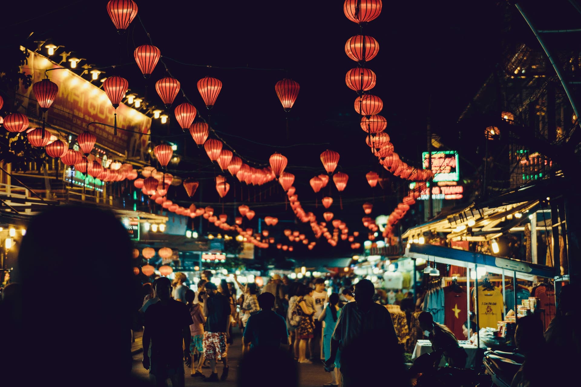 Hoi An Travel Guide: Lantern Streets, Tailors & Best Things to Do